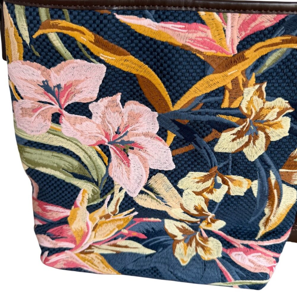 Tommy Bahama Floral Crossbody Bag Embroidered Blue Pink Brown Leather Strap - Picture 2 of 11